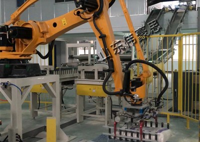 碼垛機器人集成在生產(chǎn)線中的工作原理