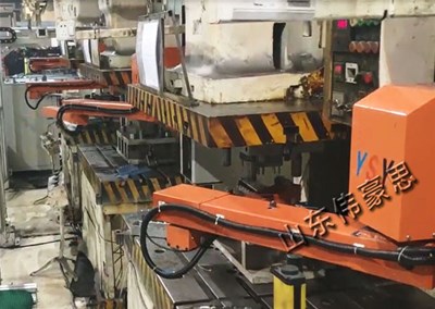 自動(dòng)沖壓機(jī)器人，沖壓折彎機(jī)