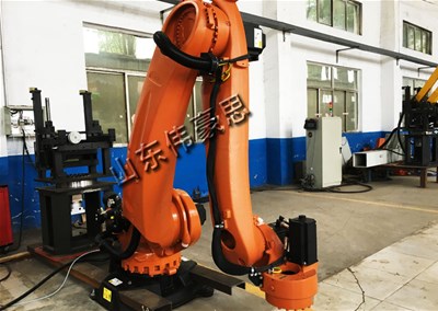 企業(yè)使用工業(yè)機(jī)器人可以提高安全系數(shù)，便于進(jìn)行管理
