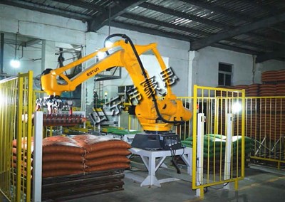 飼料廠如何選擇合適的全自動碼垛機