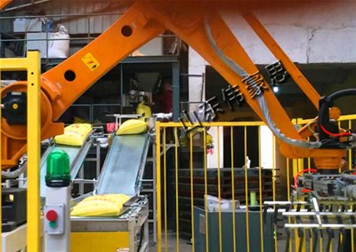 全自動飼料碼垛機器人能做什么