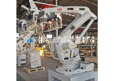 定制石灰全自動碼垛機 自動碼垛機器人現(xiàn)場