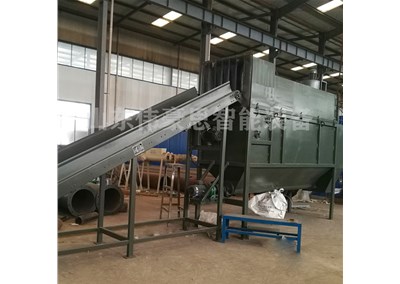 袋裝石灰粉自動拆袋機(jī)是怎樣袋料分離的？