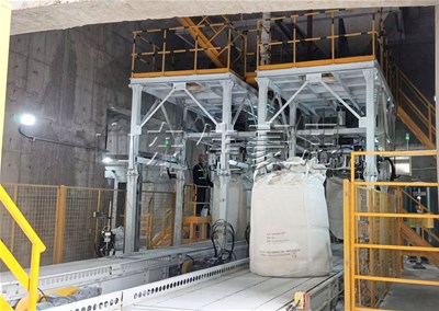 濟南自動噸袋包裝機 氧化鋁噸包自動包裝秤